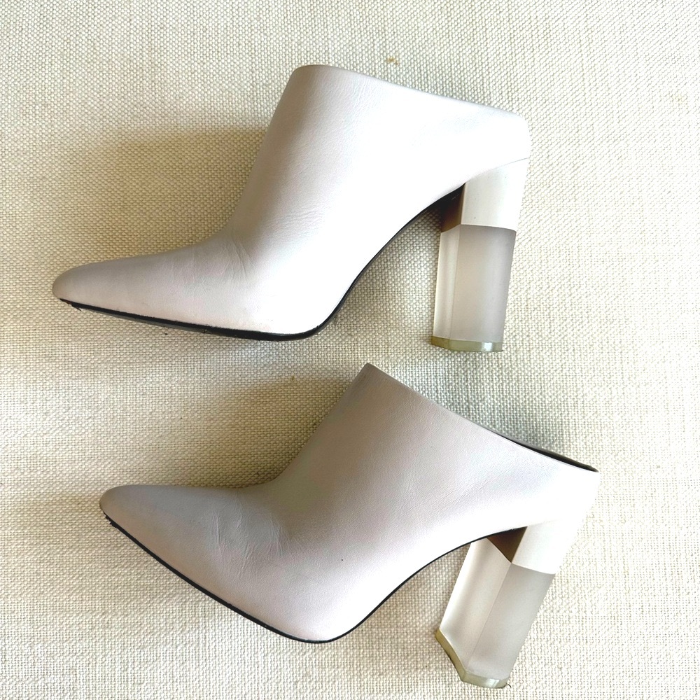 Pour La Victoire Slip on Leather Bootie - Grey